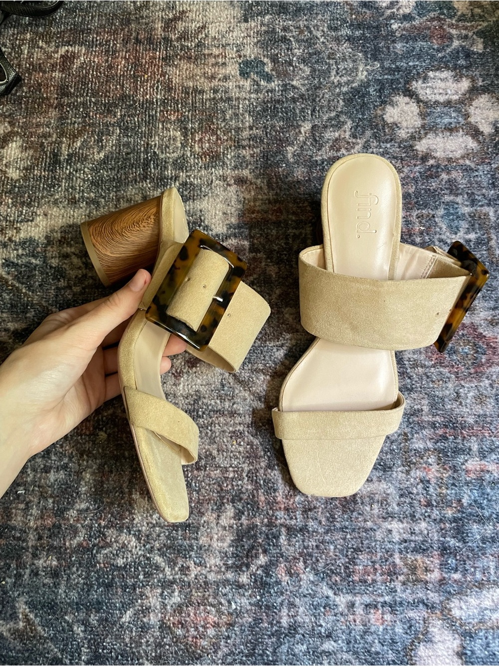 🍎Find block heel sandals🍎